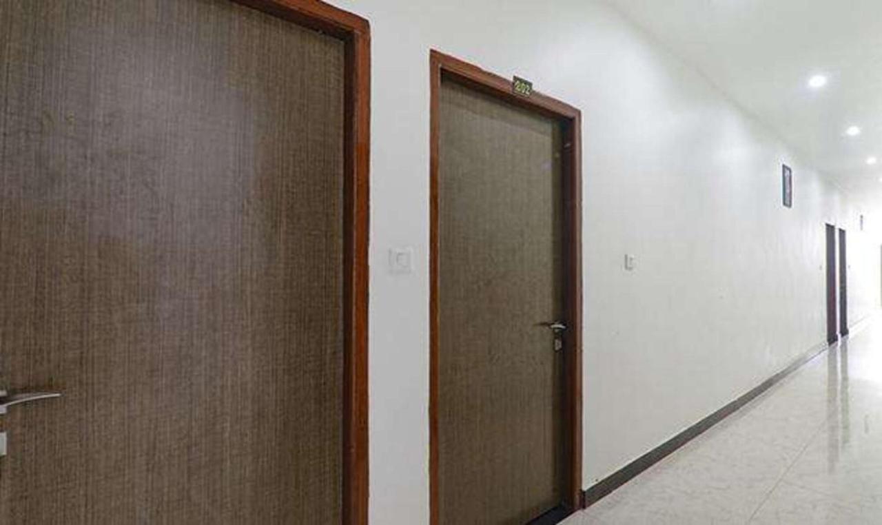 Fabexpress Ss Grand Hotel Banthra Sikandarpur Exterior photo