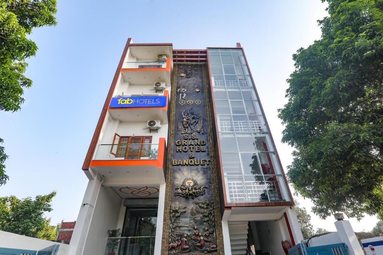 Fabexpress Ss Grand Hotel Banthra Sikandarpur Exterior photo